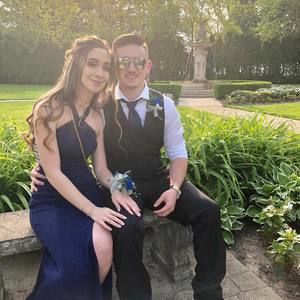 Meet your Posher, Devin